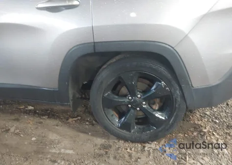 2018 Jeep Cherokee Latitude Fwd z USA, uszkodzony, nr VIN 1C4PJLCB8JD596446